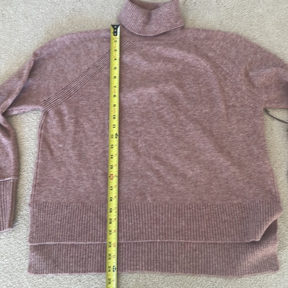 NWT Vince Camuto rose sweater size MP - Picture 12 of 12